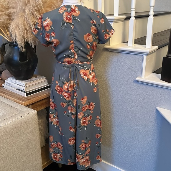 Lulus Best Day of My Life Dusty Sage Floral Print Midi Dress Size Small - Picture 7 of 8